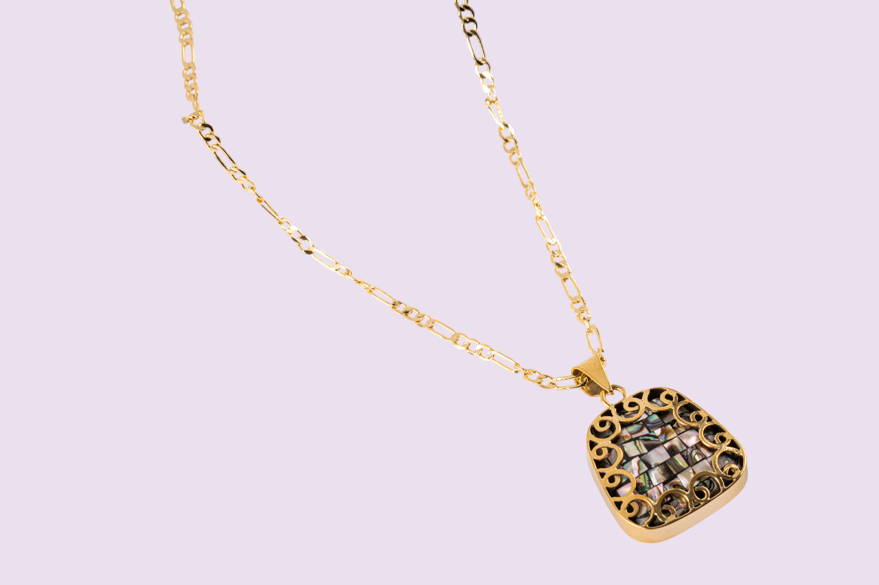 the golden seaframe necklace