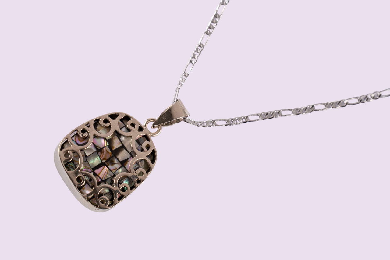 the silver seaframe necklace